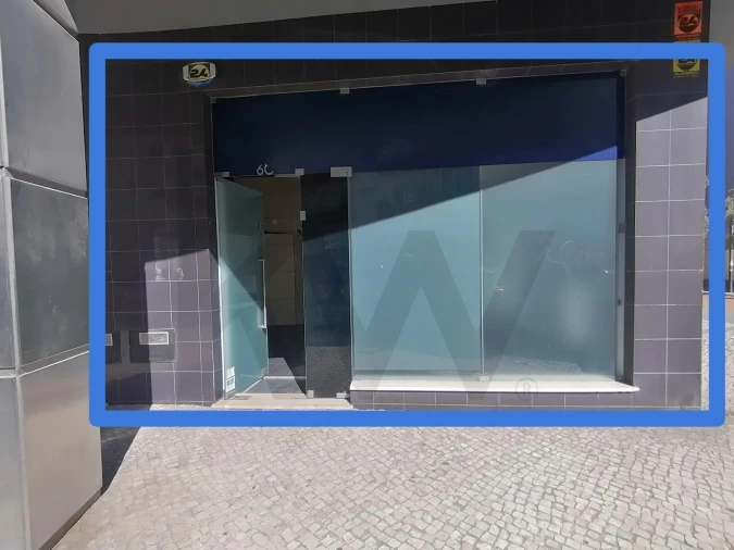 Loja para Arrendamento em São João Baptista Foto 9