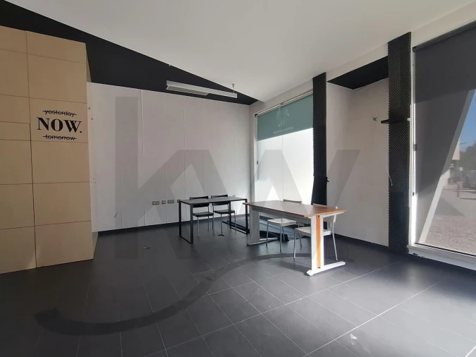 Loja para Arrendamento em São João Baptista Foto 4