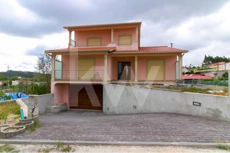 Moradia T3 para Venda em Louriçal Foto 36