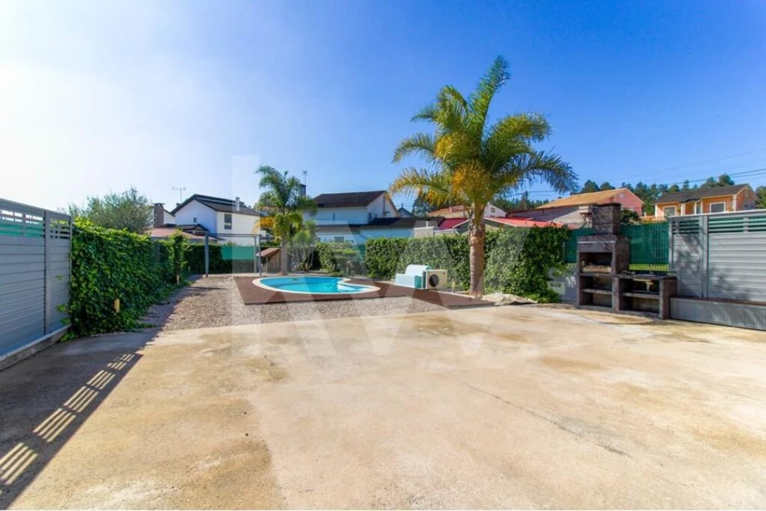 Moradia T3 para Venda em Louriçal Foto 4