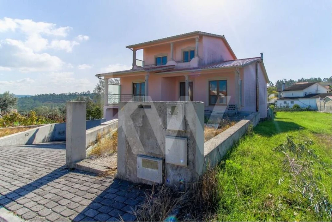 Moradia T3 para Venda em Louriçal Foto 32