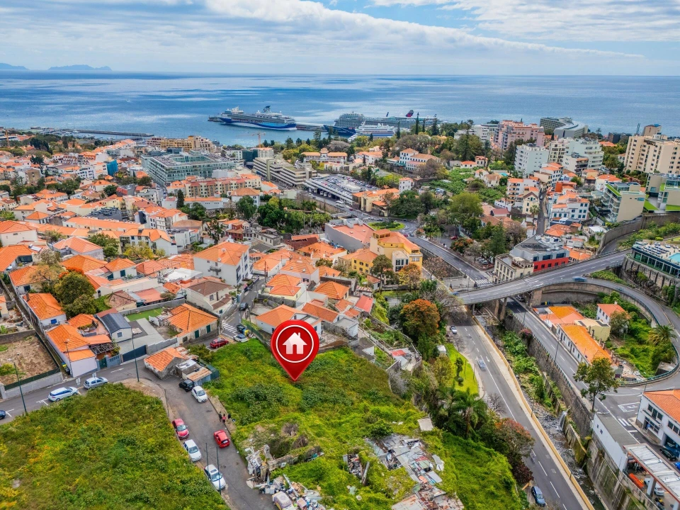 Terreno para Venda em Funchal (São Pedro) Foto 1