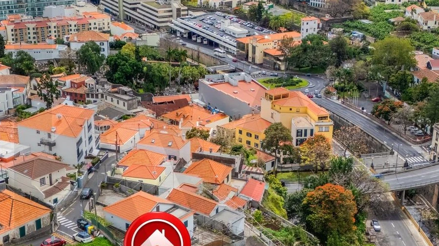 Terreno para Venda em Funchal (São Pedro)