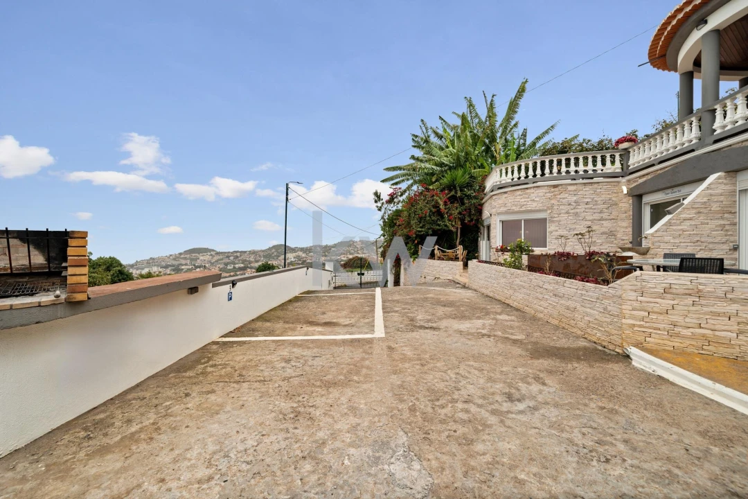 Moradia T9 para Venda em Monte Foto 98