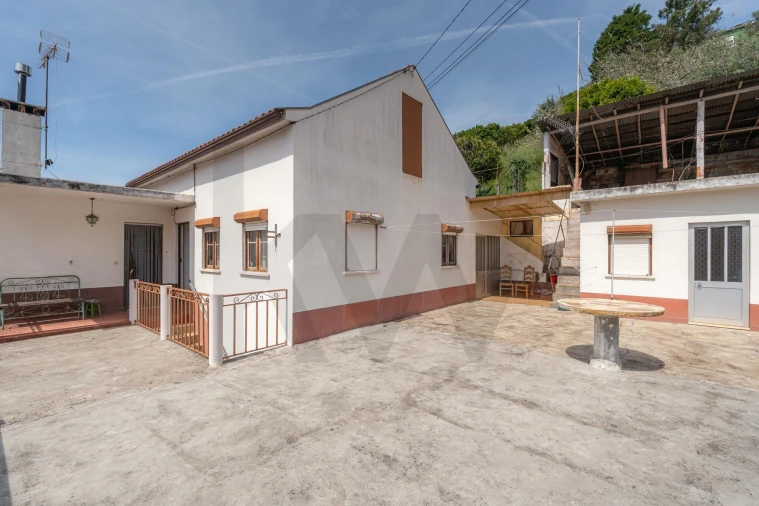 Moradia T3 para Venda em Miranda do Corvo Foto 1