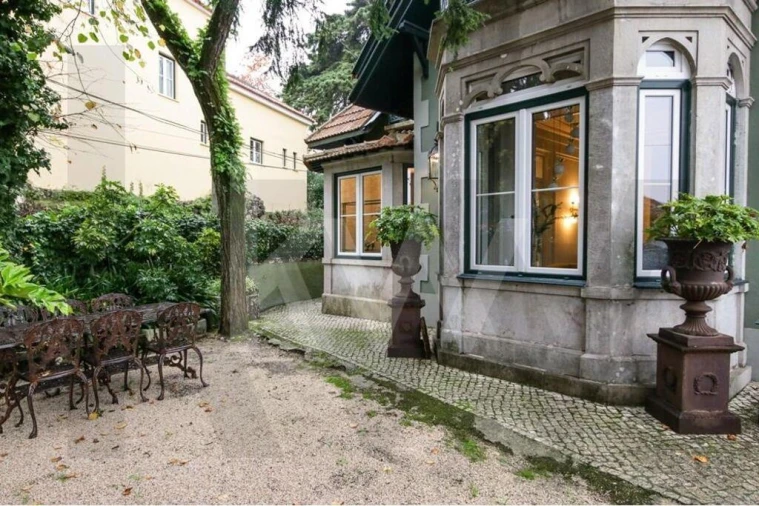 Moradia T6 para Venda em Agualva e Mira-Sintra Foto 3