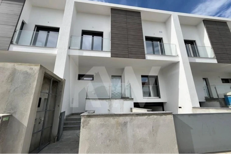 Moradia T4 para Venda em Alcochete Foto 3