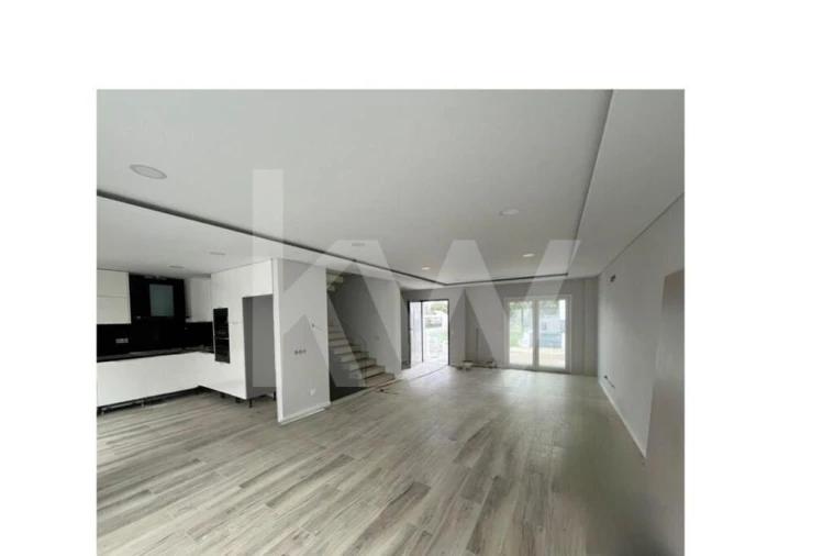 Moradia T4 para Venda em Alcochete Foto 6