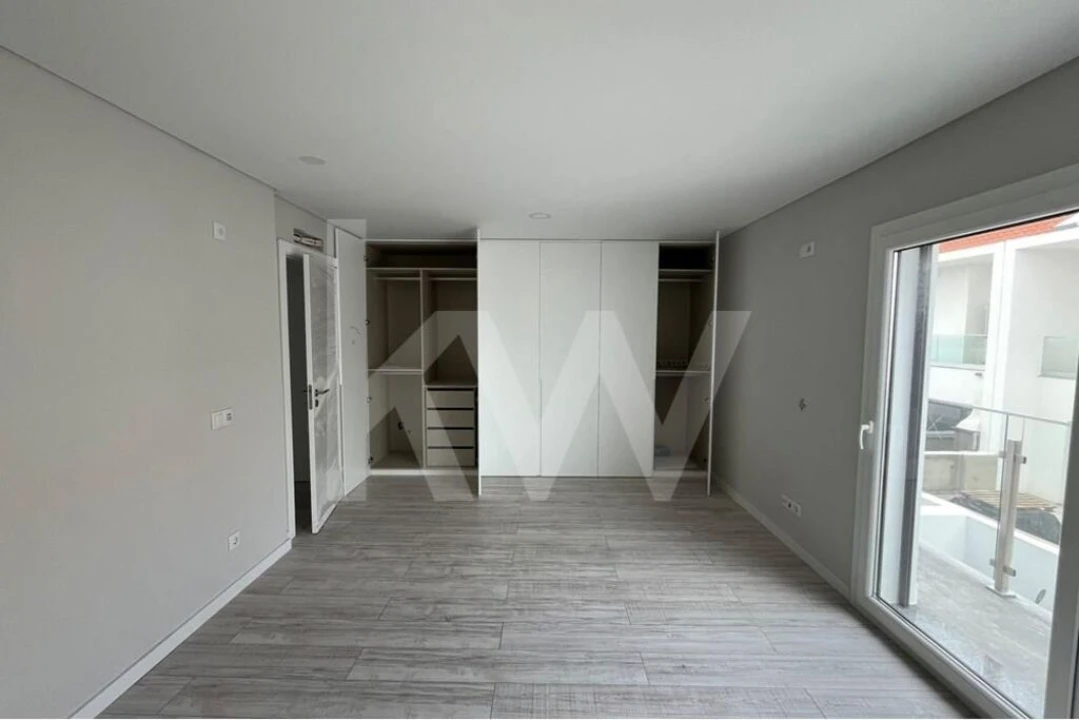 Moradia T4 para Venda em Alcochete Foto 9