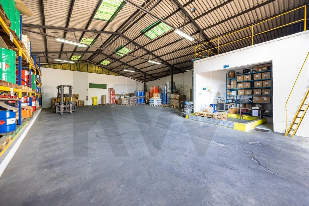 Armazém para Venda em Seixal, Arrentela e Aldeia de Paio Pires Foto 36