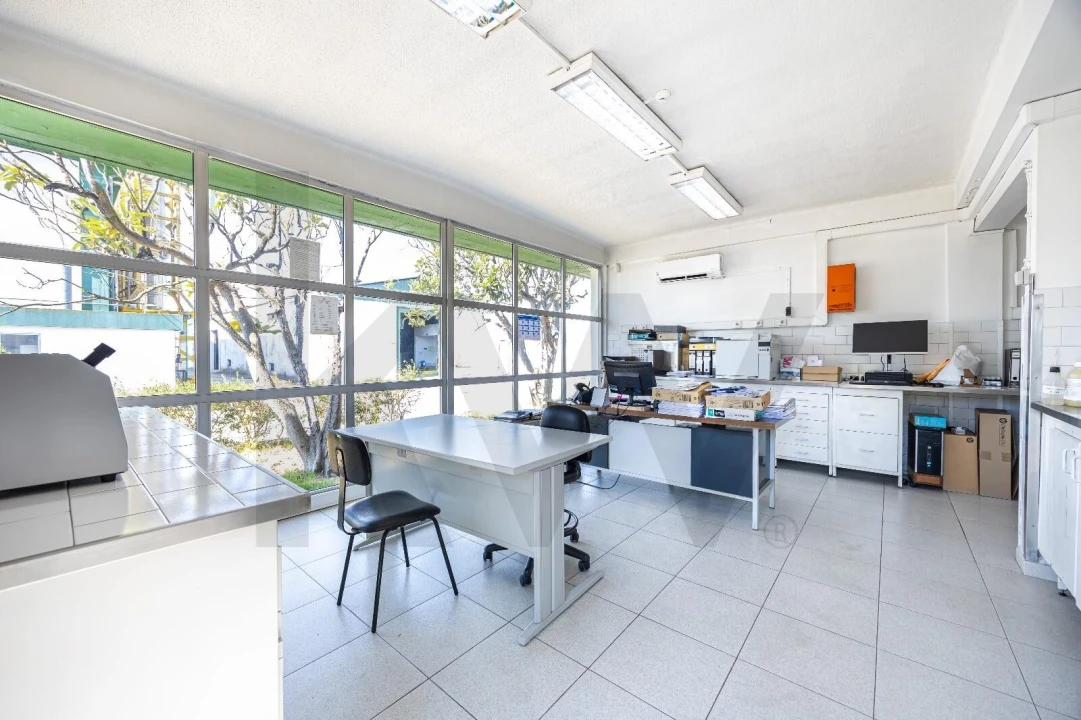 Armazém para Venda em Seixal, Arrentela e Aldeia de Paio Pires Foto 18