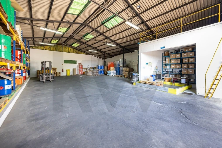 Armazém para Venda em Seixal, Arrentela e Aldeia de Paio Pires Foto 36