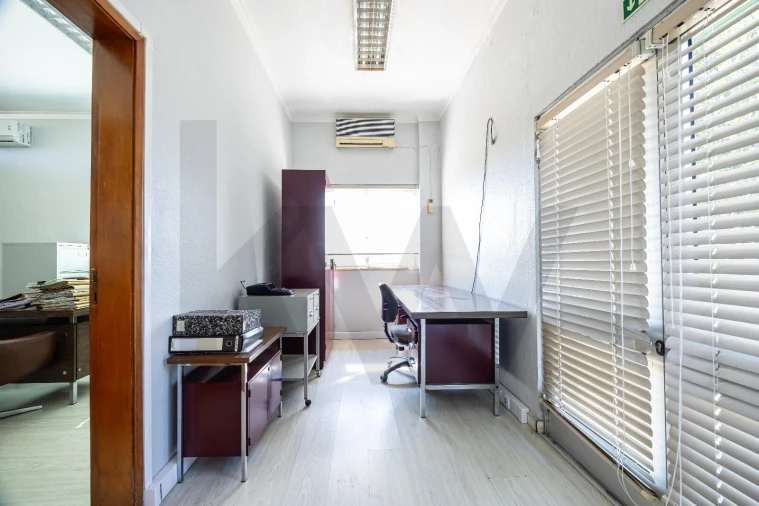 Armazém para Venda em Seixal, Arrentela e Aldeia de Paio Pires Foto 37