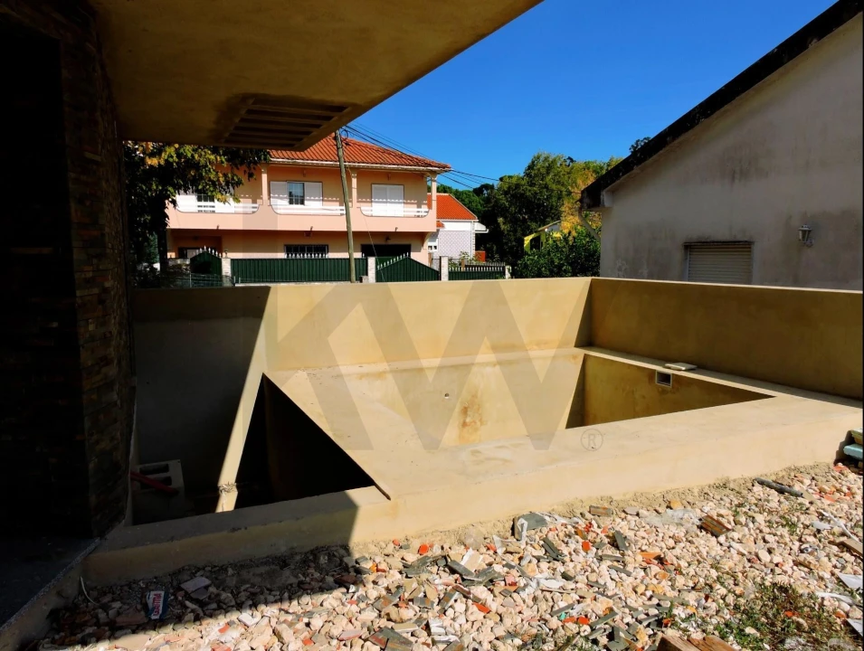 Moradia T4 para Venda em Pontinha e Famões Foto 27