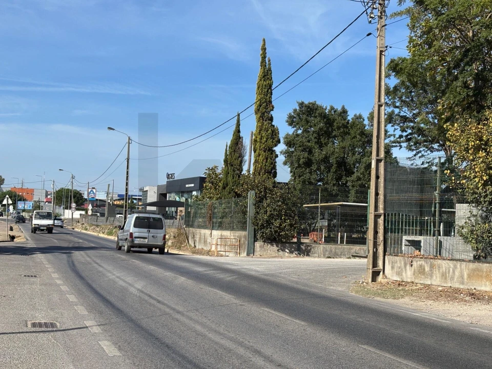 Terreno para Venda em Alcabideche Foto 3