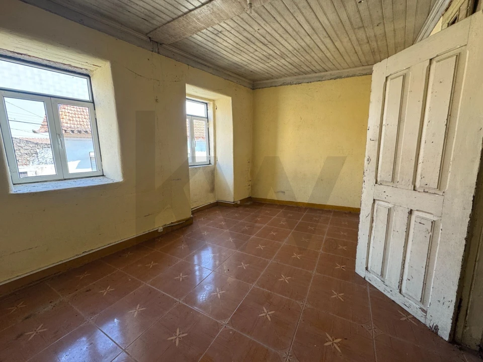 Moradia T3 para Venda em Cunha Baixa Foto 4