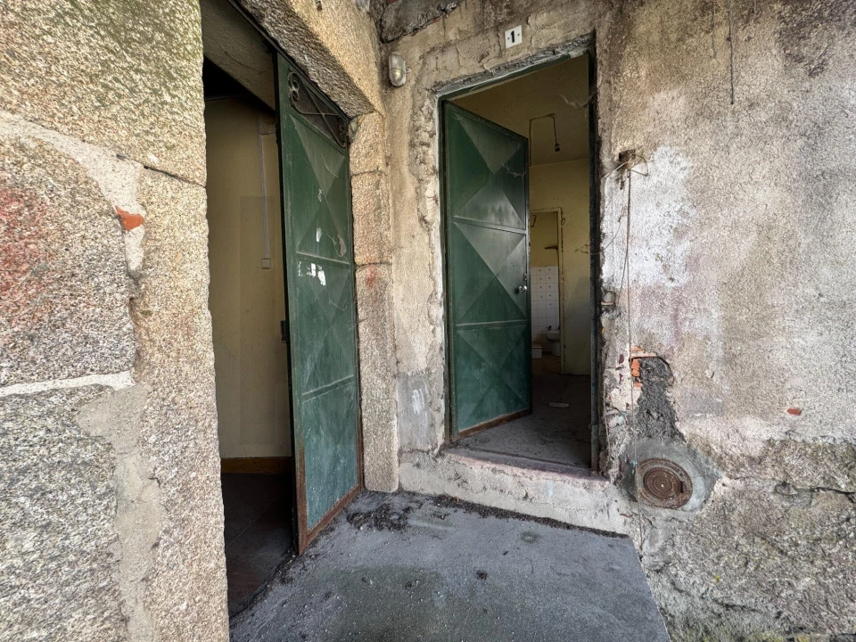 Moradia T3 para Venda em Cunha Baixa Foto 3