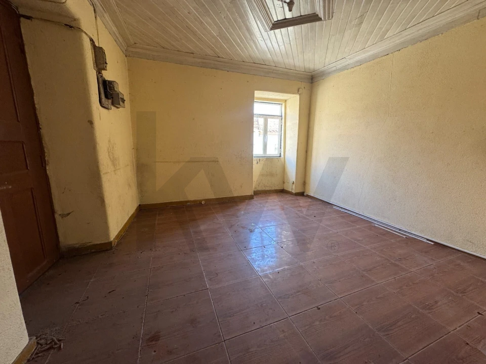 Moradia T3 para Venda em Cunha Baixa Foto 6