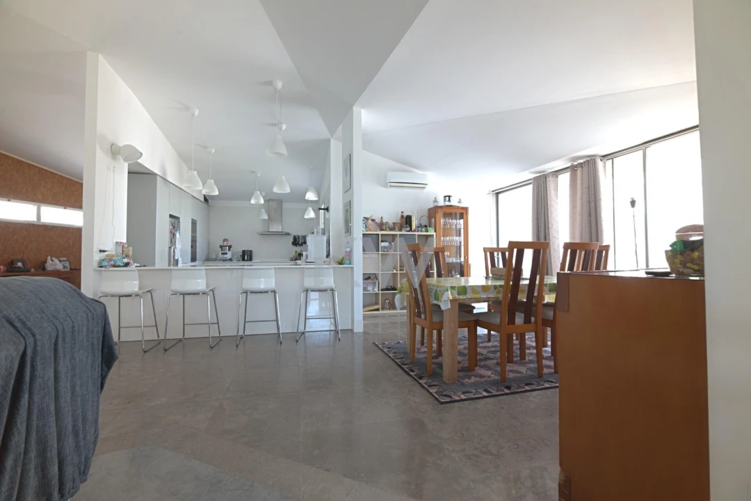 Moradia T4 para Venda em Sarilhos Grandes Foto 13