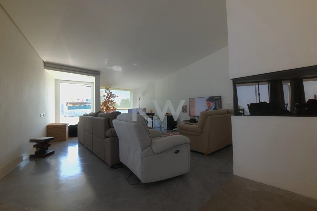 Moradia T4 para Venda em Sarilhos Grandes Foto 9