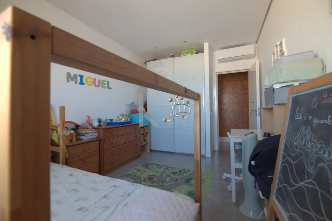 Moradia T4 para Venda em Sarilhos Grandes Foto 7