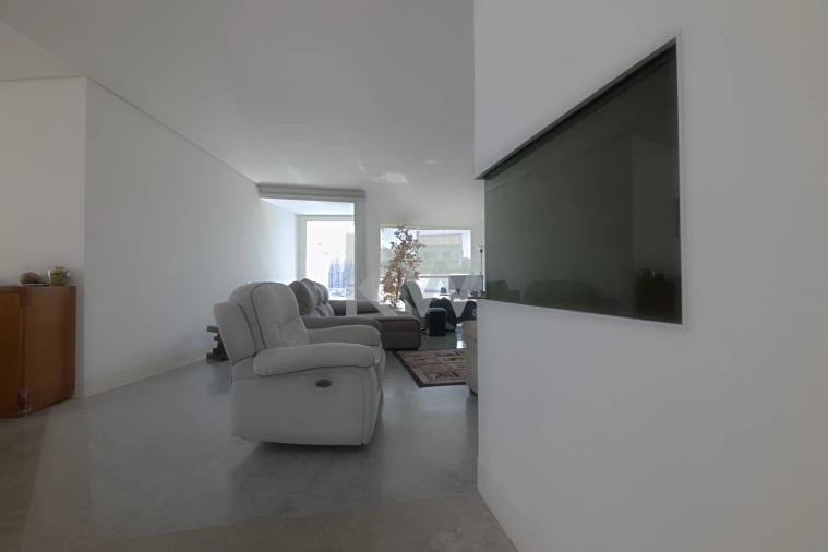 Moradia T4 para Venda em Sarilhos Grandes Foto 10