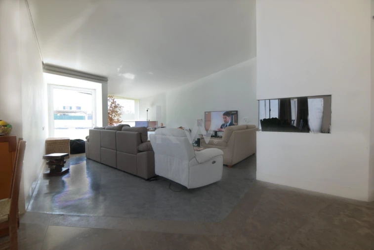 Moradia T4 para Venda em Sarilhos Grandes Foto 14