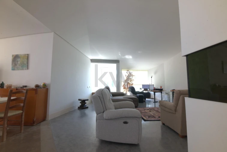 Moradia T4 para Venda em Sarilhos Grandes Foto 8