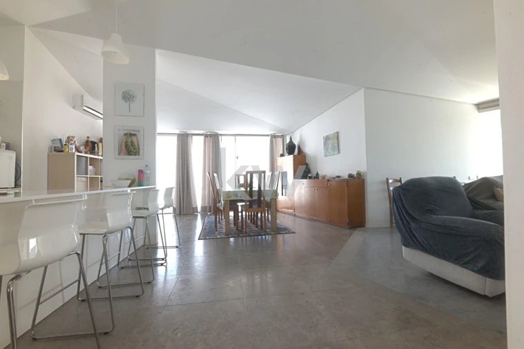 Moradia T4 para Venda em Sarilhos Grandes Foto 12