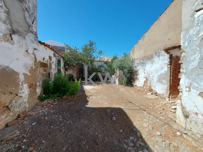 Moradia T5 para Venda em Cuba Foto 33