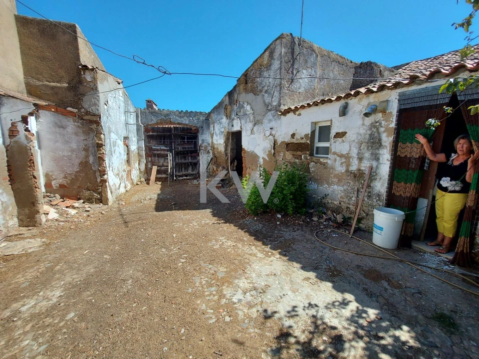 Moradia T5 para Venda em Cuba Foto 32