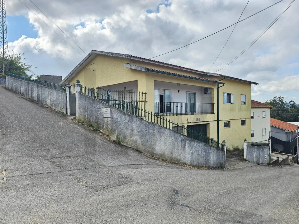 Prédio para Venda em Sé Nova, Santa Cruz, Almedina e São Bartolomeu Foto 1