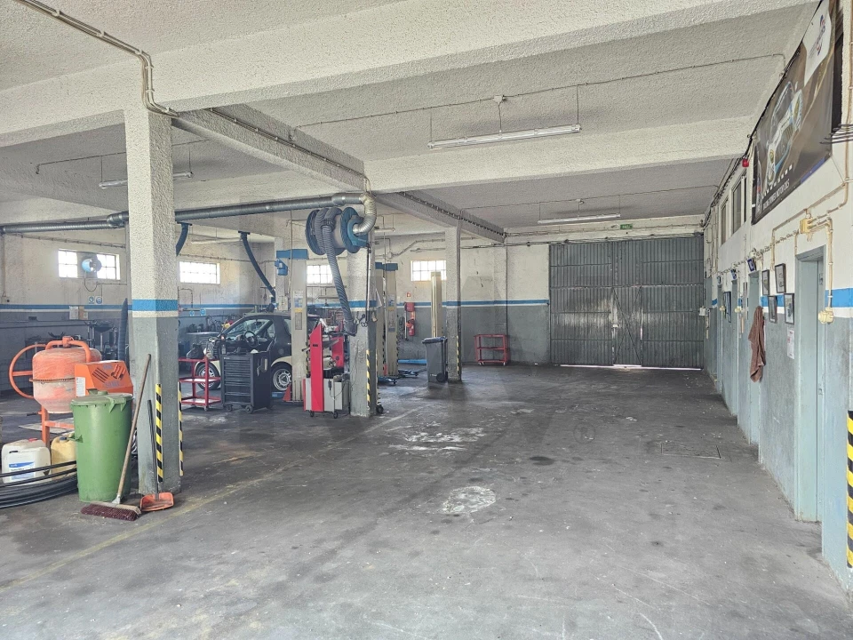 Prédio para Venda em Sé Nova, Santa Cruz, Almedina e São Bartolomeu Foto 22