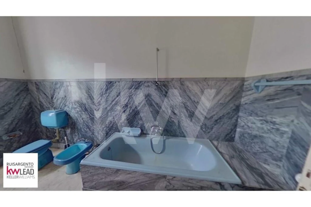 Moradia T12 para Venda em Tortosendo Foto 39