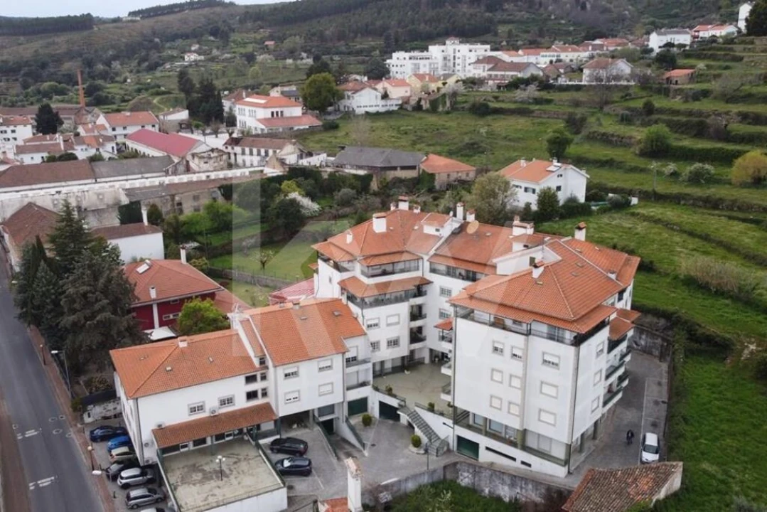 Moradia T12 para Venda em Tortosendo Foto 31