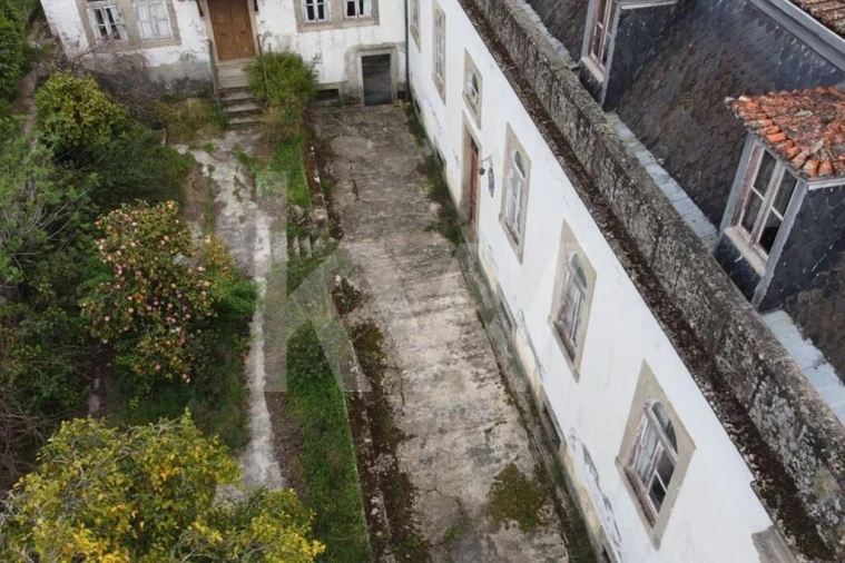 Moradia T12 para Venda em Tortosendo Foto 24