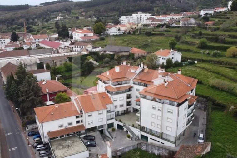 Moradia T12 para Venda em Tortosendo Foto 31