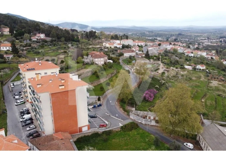 Moradia T12 para Venda em Tortosendo Foto 30