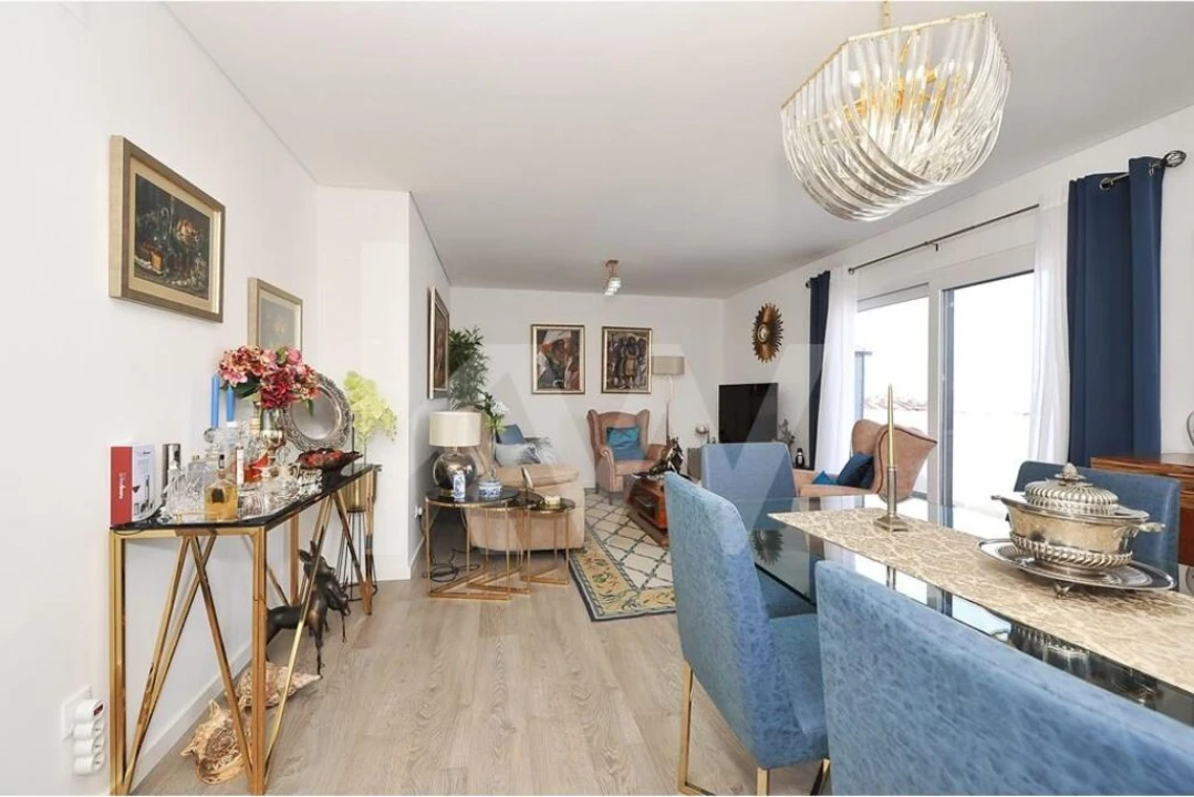 Apartamento T2 para Venda em Carcavelos e Parede Foto 5