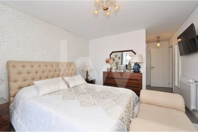 Apartamento T2 para Venda em Carcavelos e Parede