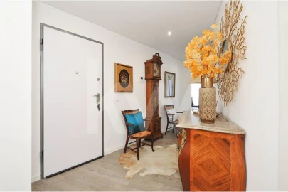 Apartamento T2 para Venda em Carcavelos e Parede