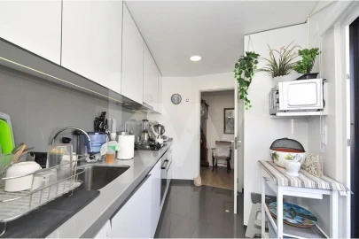 Apartamento T2 para Venda em Carcavelos e Parede