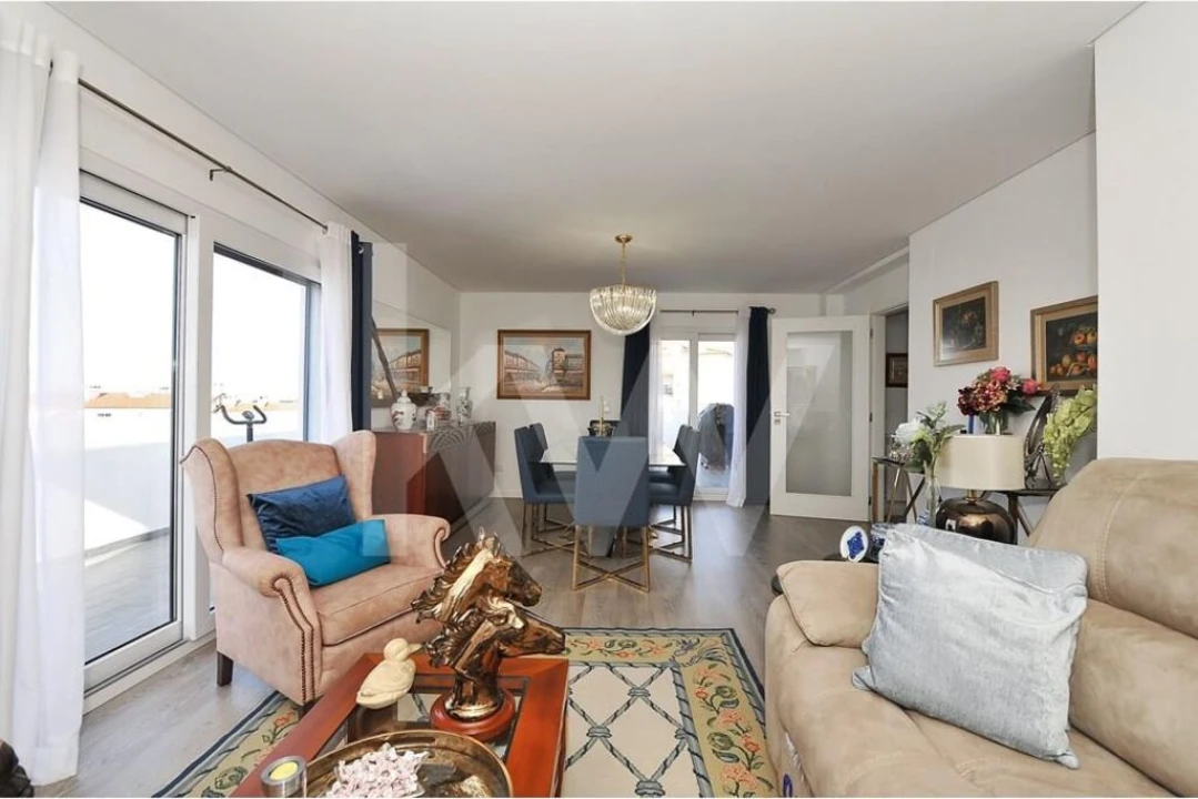 Apartamento T2 para Venda em Carcavelos e Parede Foto 7