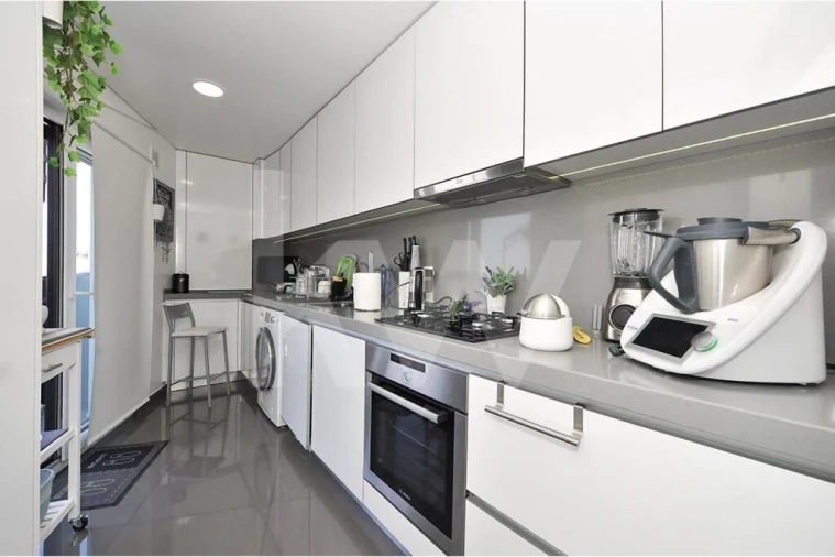 Apartamento T2 para Venda em Carcavelos e Parede Foto 8
