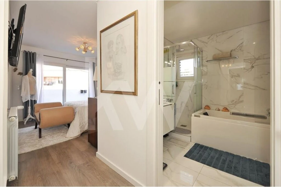 Apartamento T2 para Venda em Carcavelos e Parede Foto 13