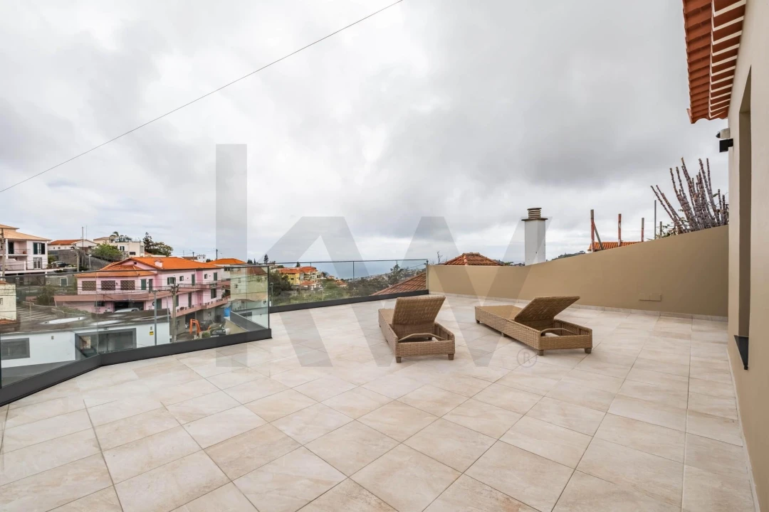 Moradia T3 para Venda em São Roque Foto 30