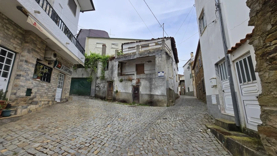 Moradia T4 para Venda em Peso e Vales do Rio Foto 2