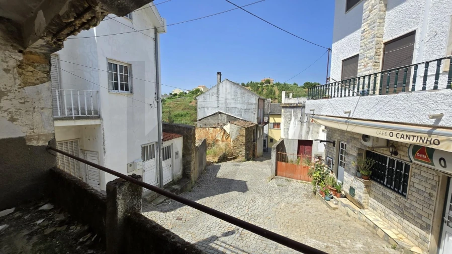 Moradia T4 para Venda em Peso e Vales do Rio Foto 6