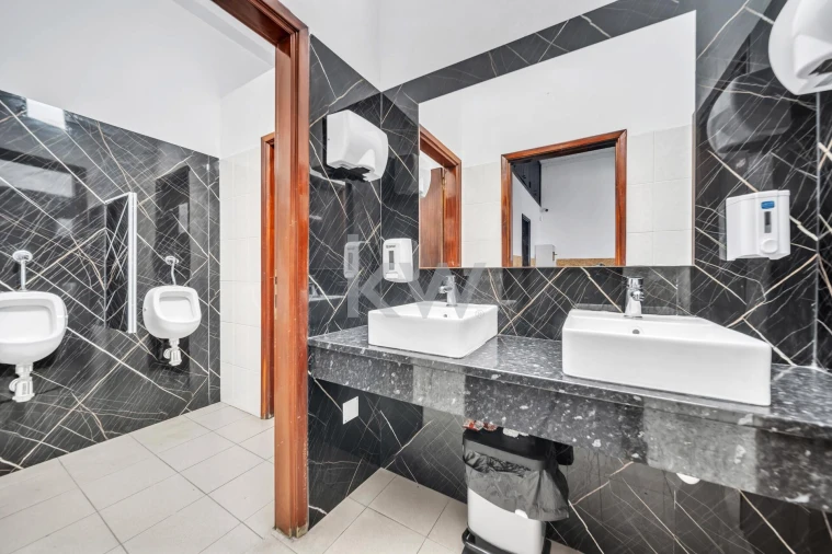 Negócio para Venda em Caniço Foto 27