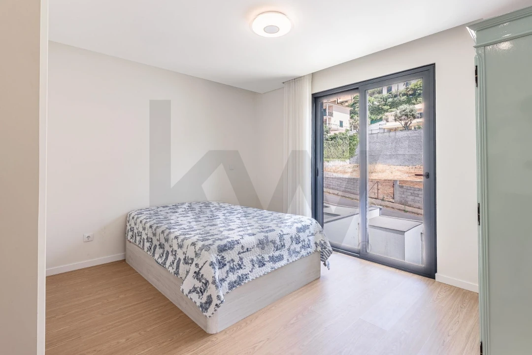 Moradia T3 para Venda em São Roque Foto 12